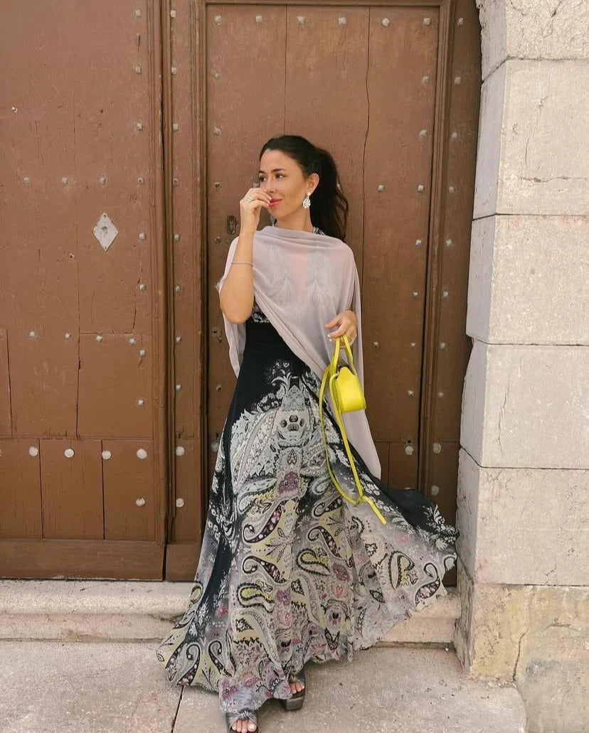 Long Sleeveless Printed Dress With A V-neckline